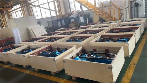 Ekskavator qoziq to'sar